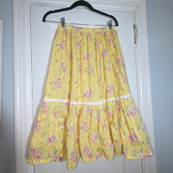Vintage Dresses & Skirts - Vintage floral tiered midi skirt